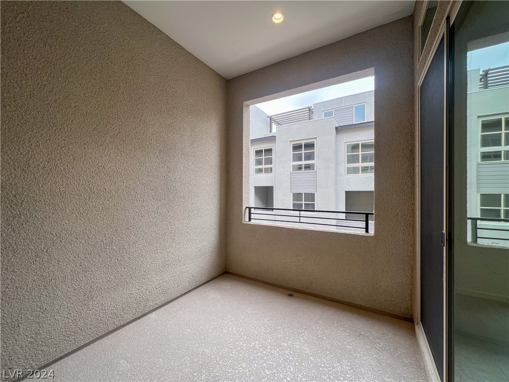 650 Grey Saker Street