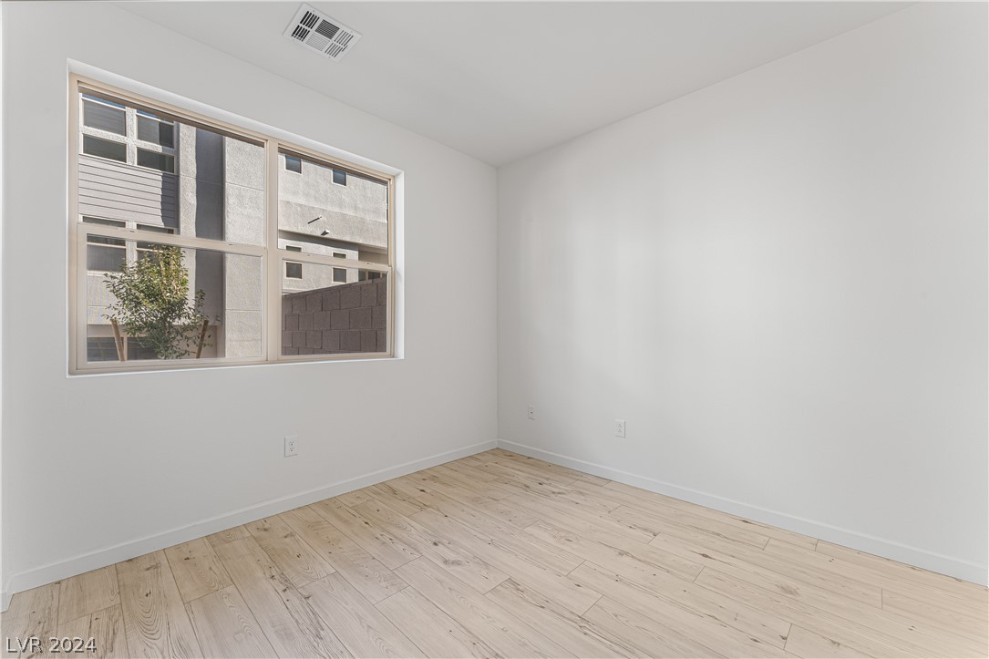 650 Grey Saker Street