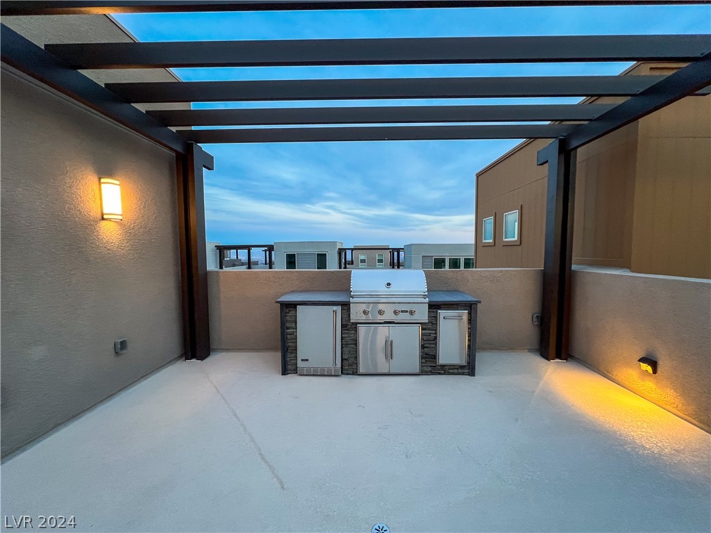 650 Grey Saker Street