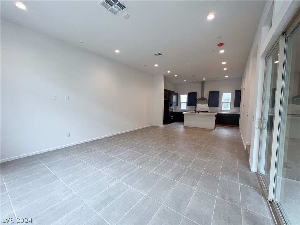 650 Grey Saker Street