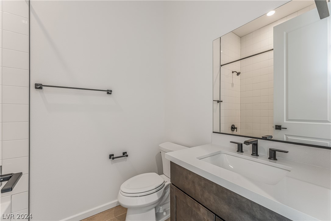 650 Grey Saker Street