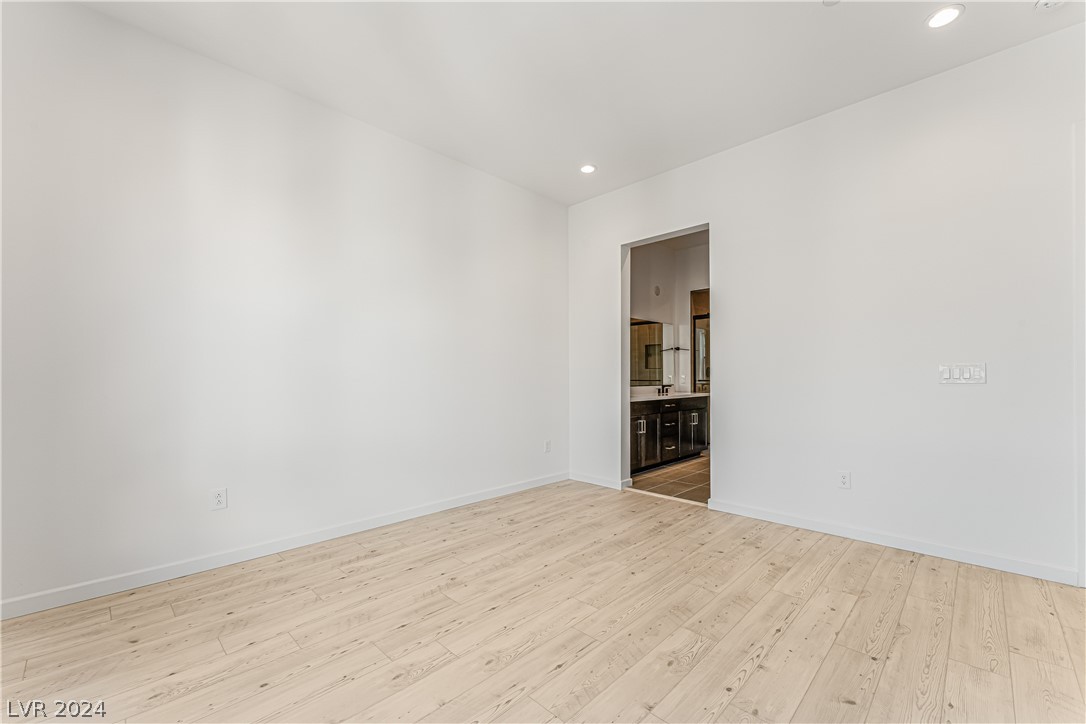 650 Grey Saker Street