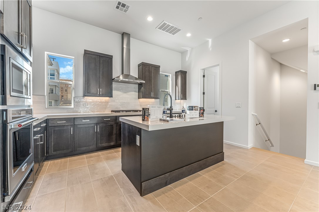 650 Grey Saker Street