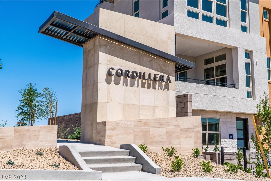 650 Grey Saker Street