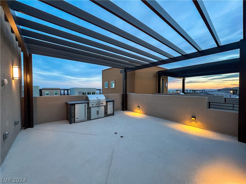 650 Grey Saker Street