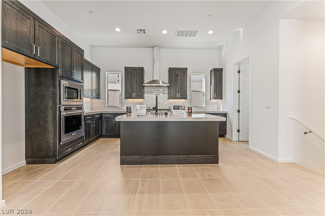 650 Grey Saker Street