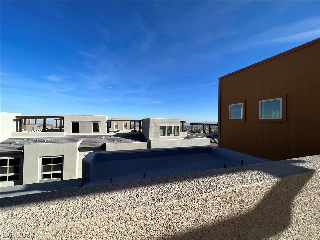 650 Grey Saker Street