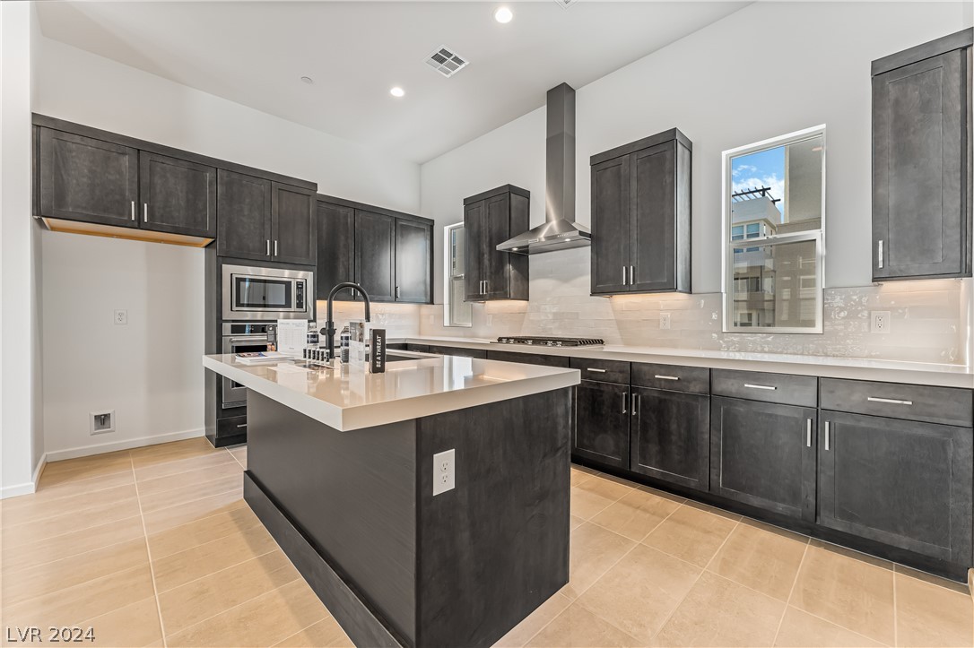 650 Grey Saker Street