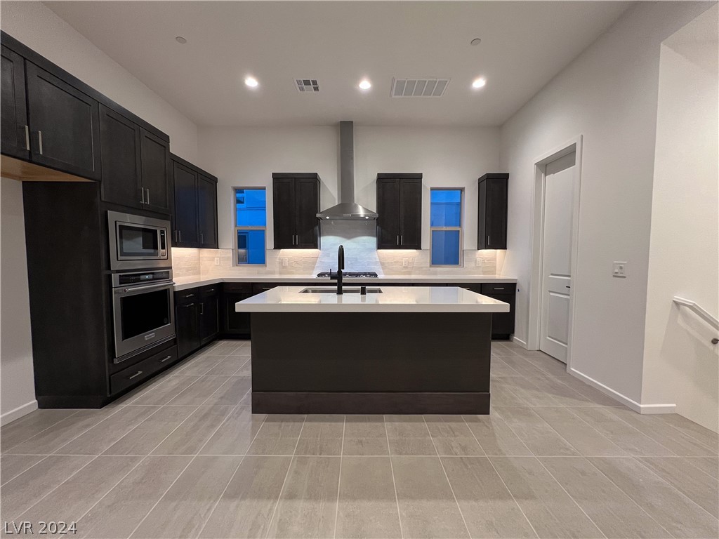 650 Grey Saker Street