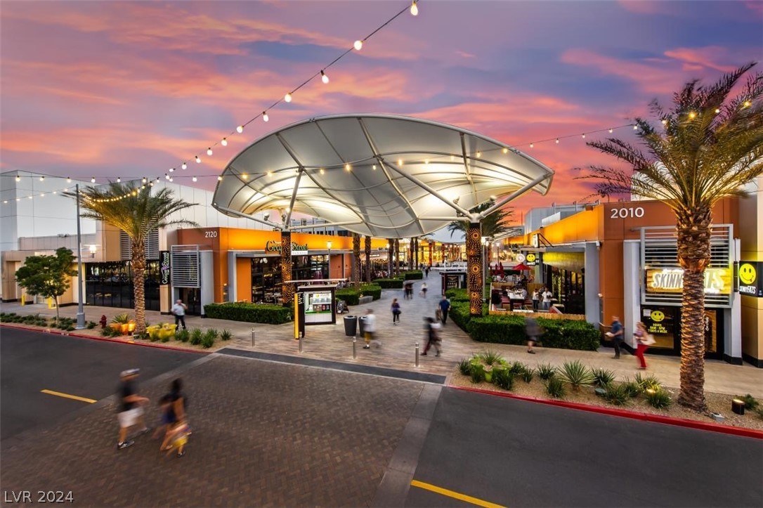 650 Grey Saker Street