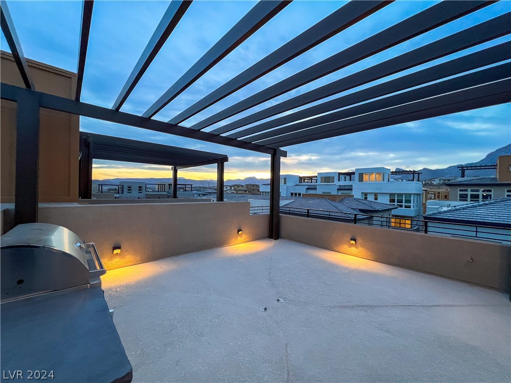 650 Grey Saker Street