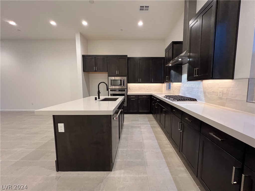 650 Grey Saker Street