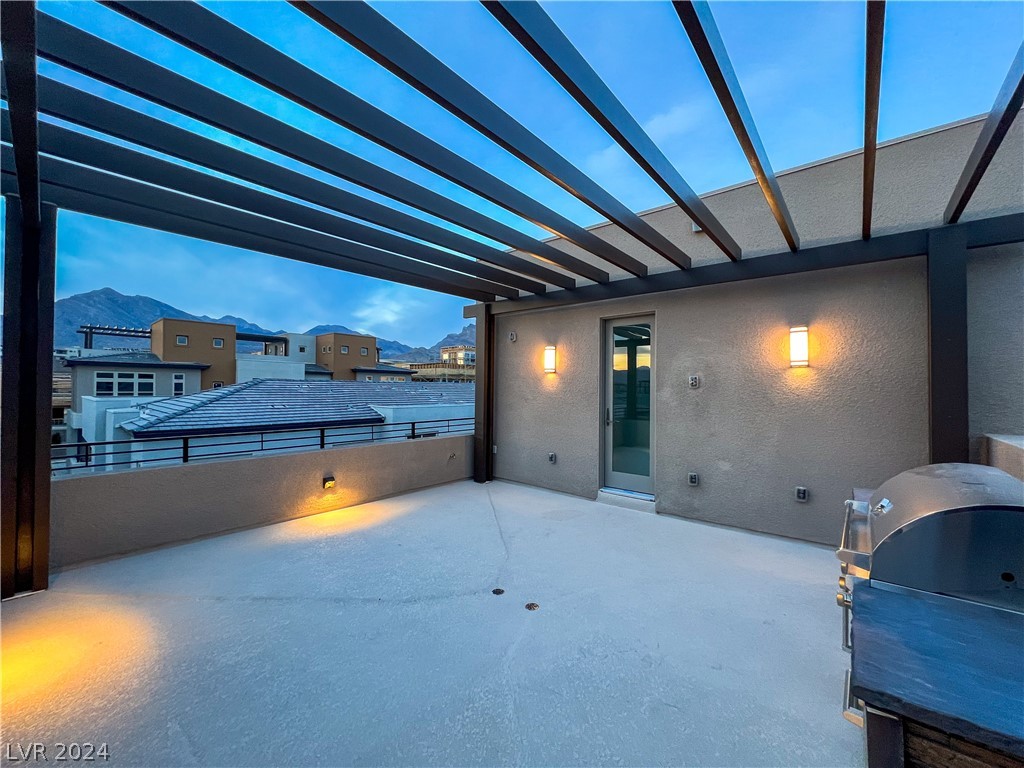 650 Grey Saker Street