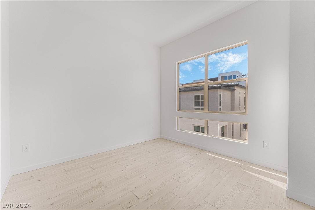 650 Grey Saker Street