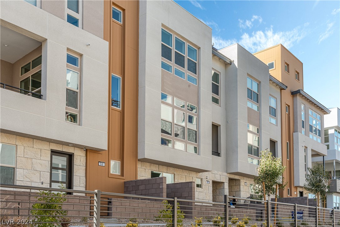 650 Grey Saker Street