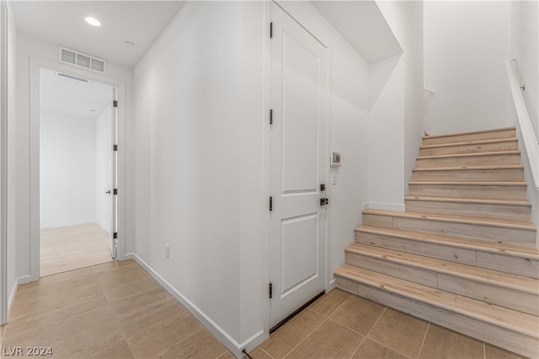 650 Grey Saker Street