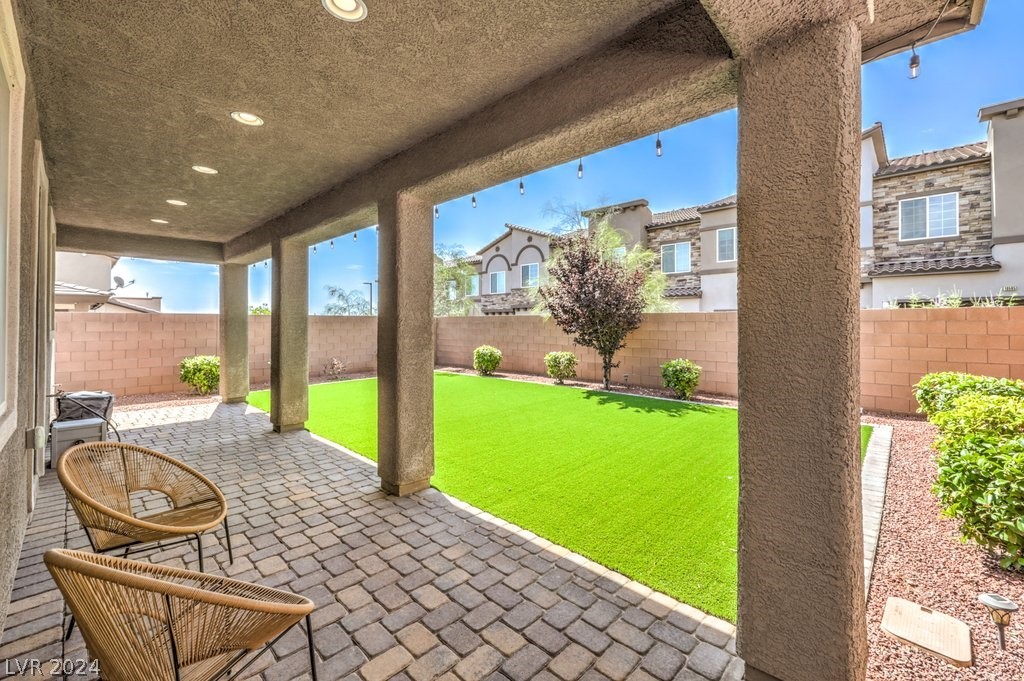 10559 Constant Spring Avenue