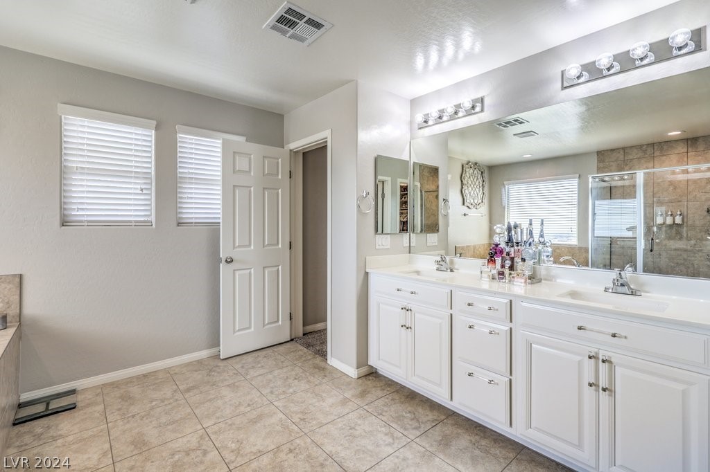 10559 Constant Spring Avenue