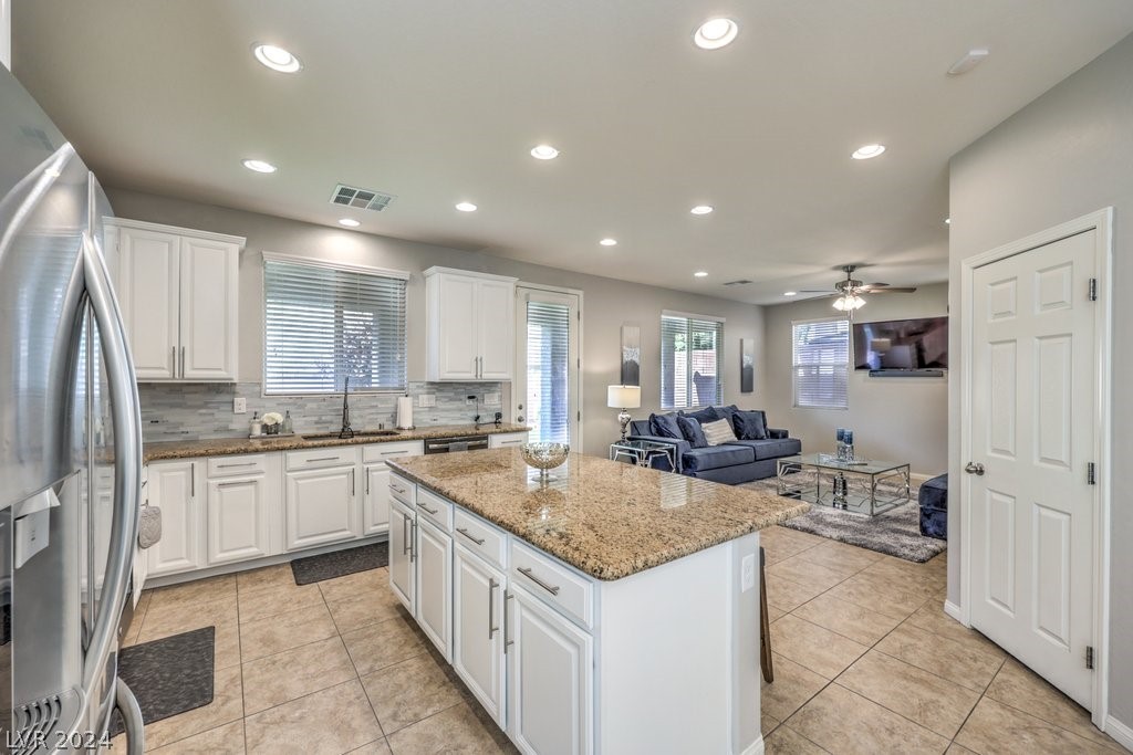 10559 Constant Spring Avenue