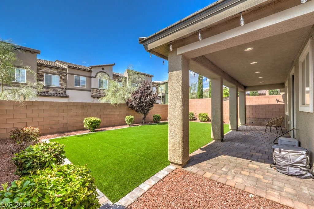 10559 Constant Spring Avenue