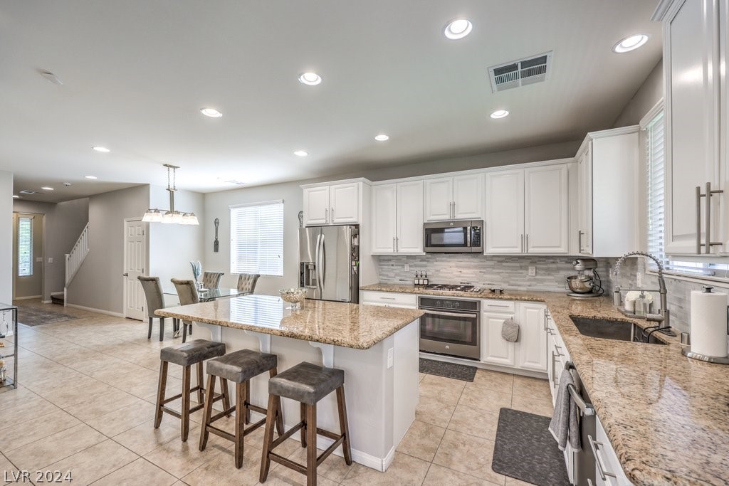 10559 Constant Spring Avenue