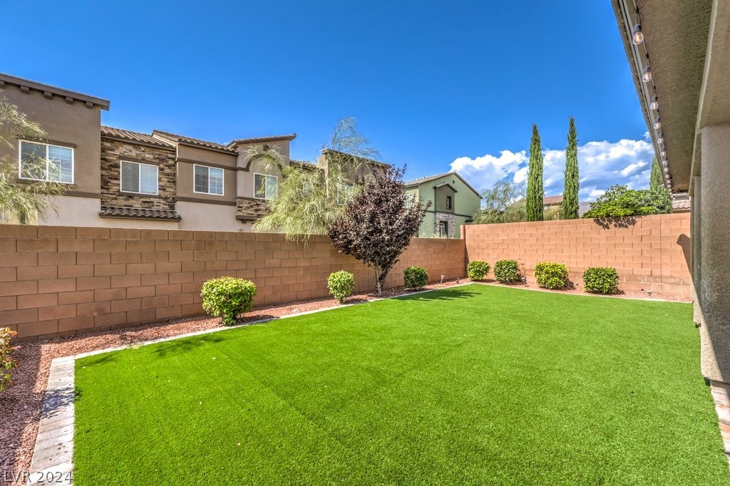 10559 Constant Spring Avenue