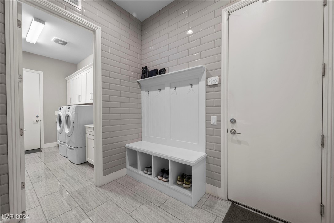 5811 Shangri La Night Court