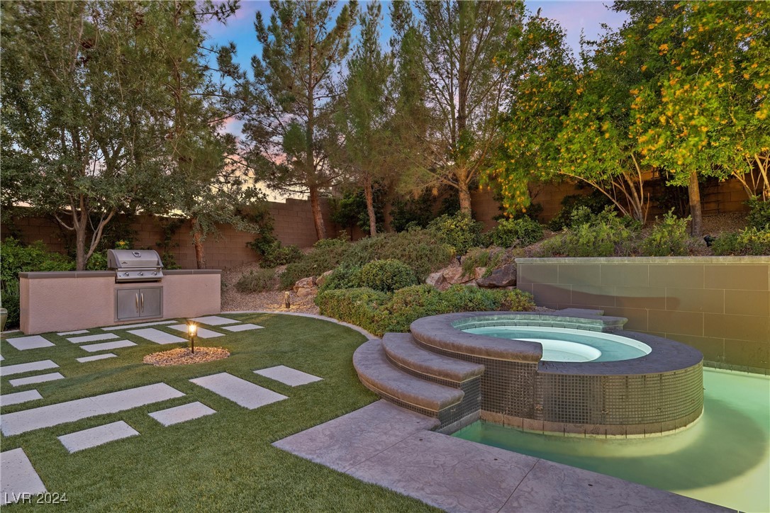 5811 Shangri La Night Court