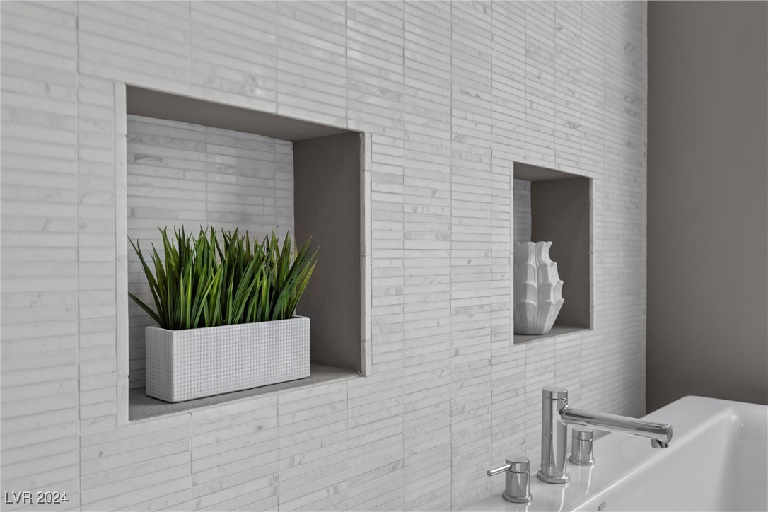 5811 Shangri La Night Court