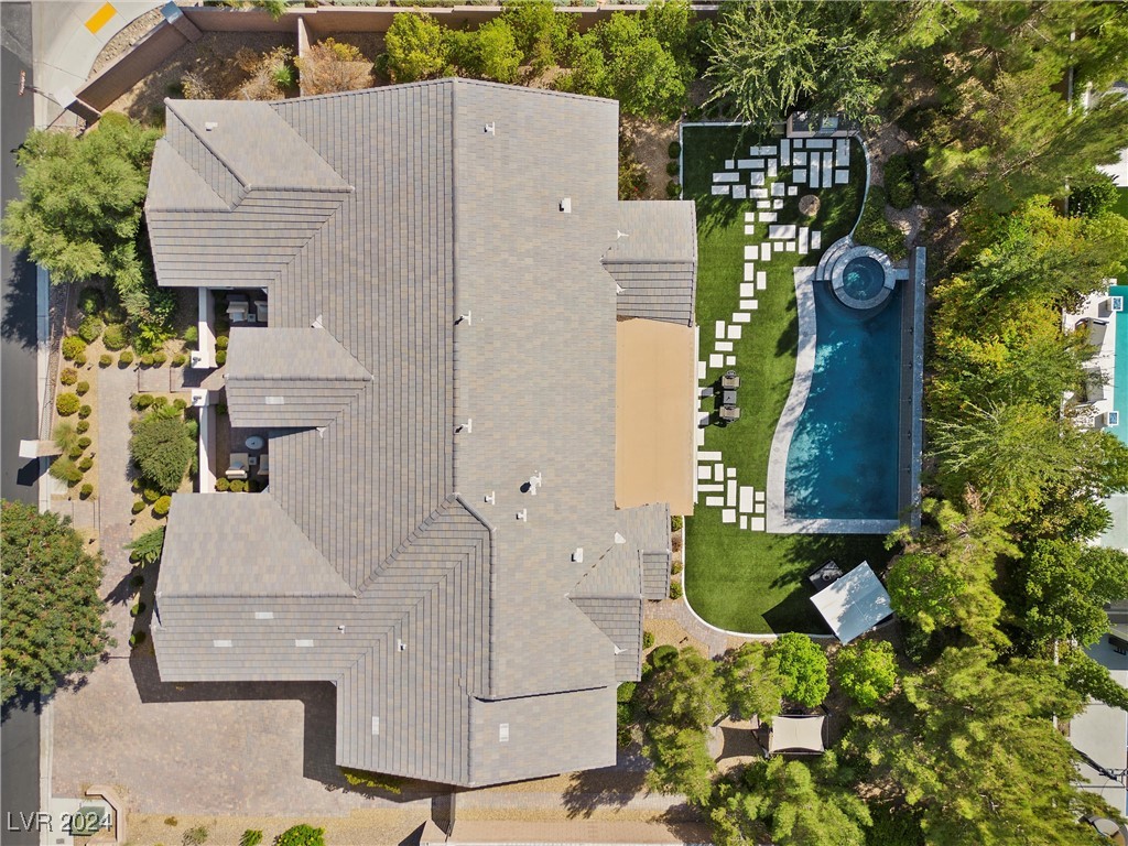 5811 Shangri La Night Court