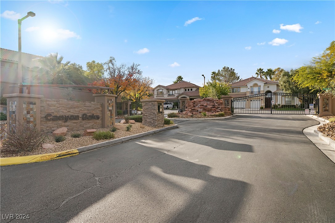 2020 Aspen Oak Street