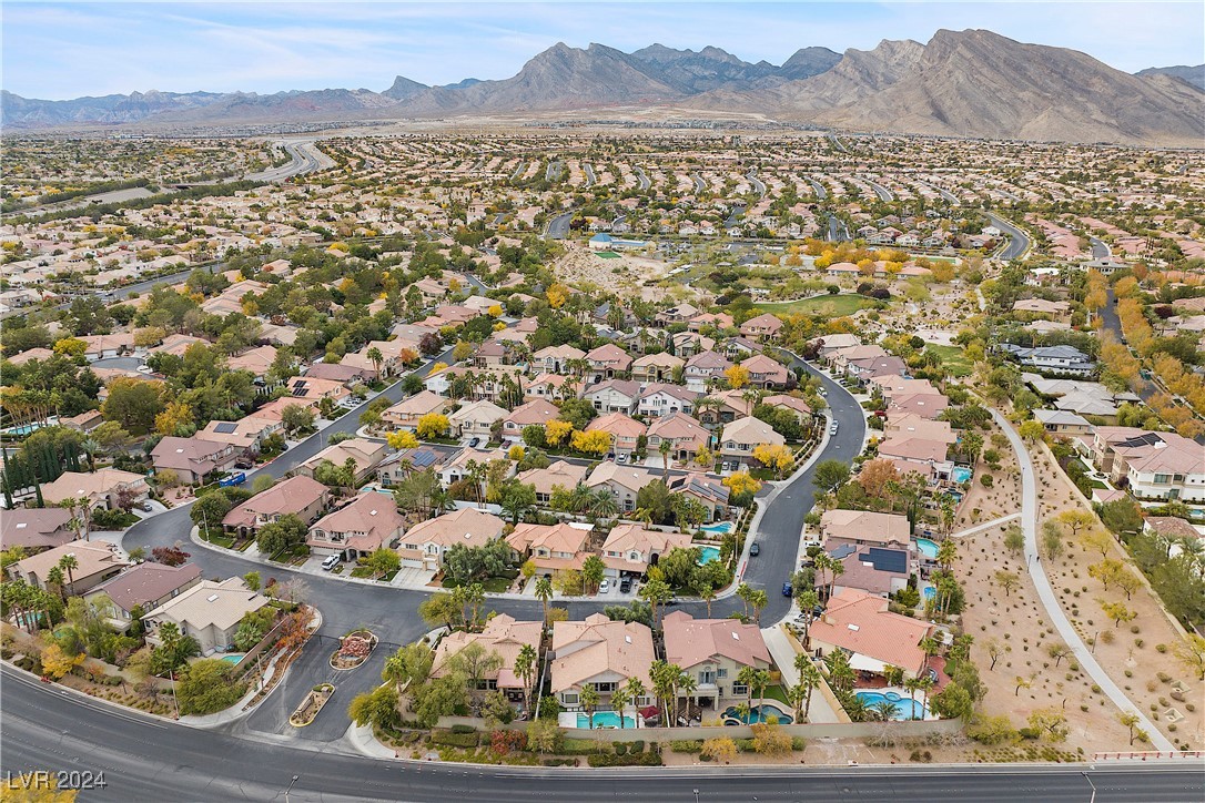 2020 Aspen Oak Street