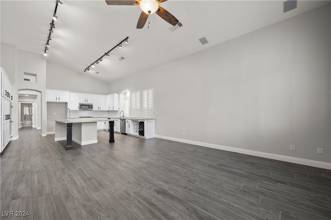 2020 Aspen Oak Street