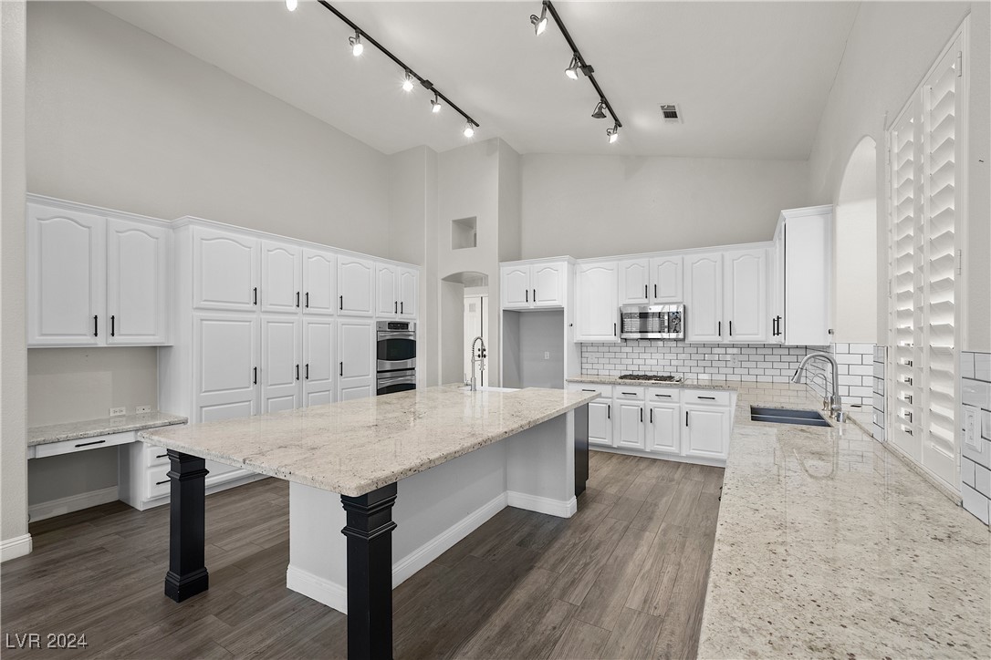 2020 Aspen Oak Street