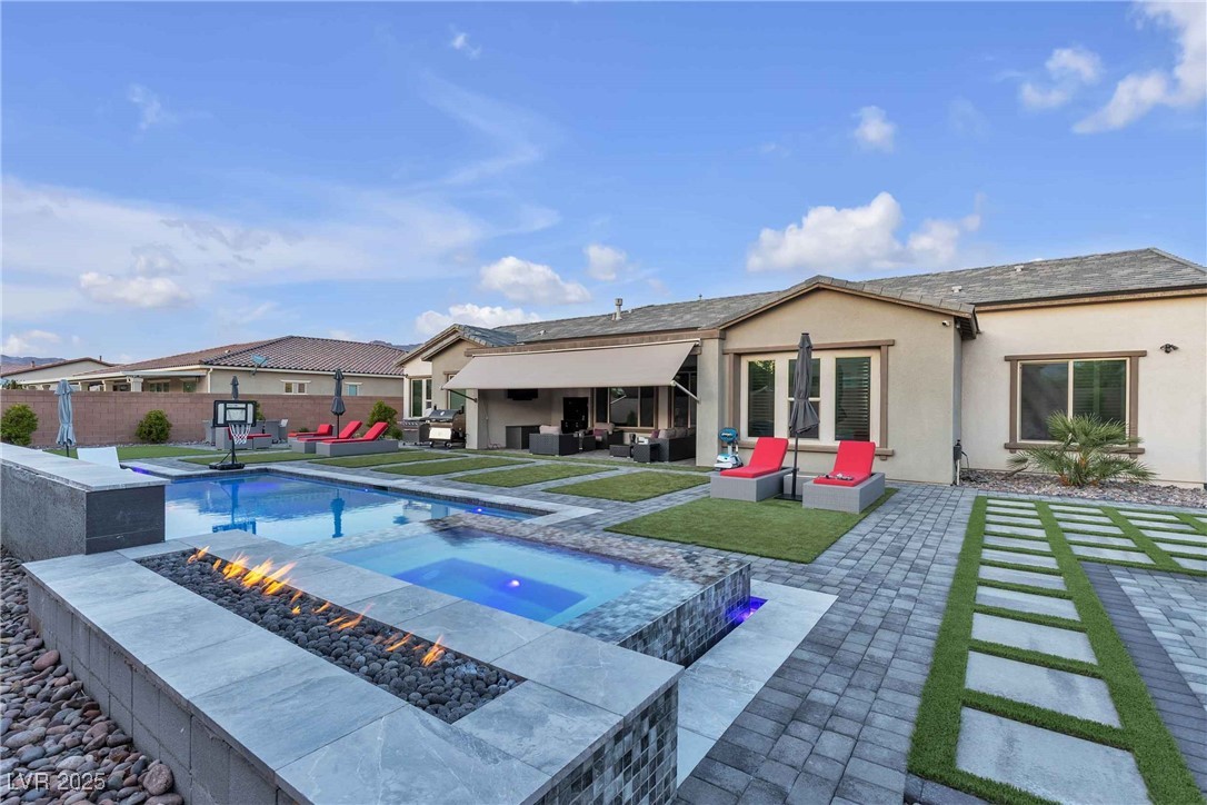 8303 Agave Bloom Street