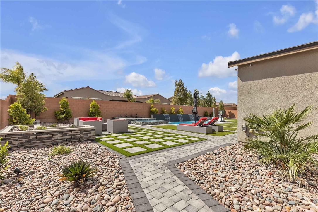 8303 Agave Bloom Street