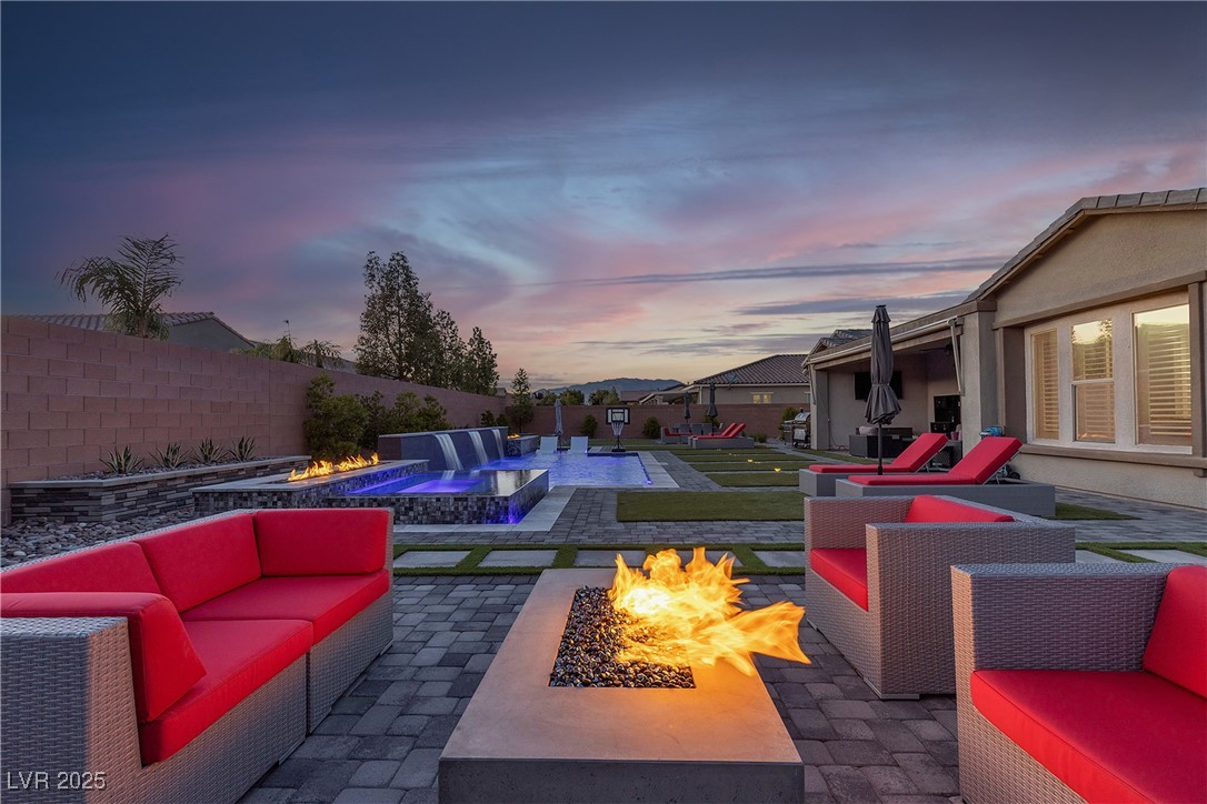 8303 Agave Bloom Street