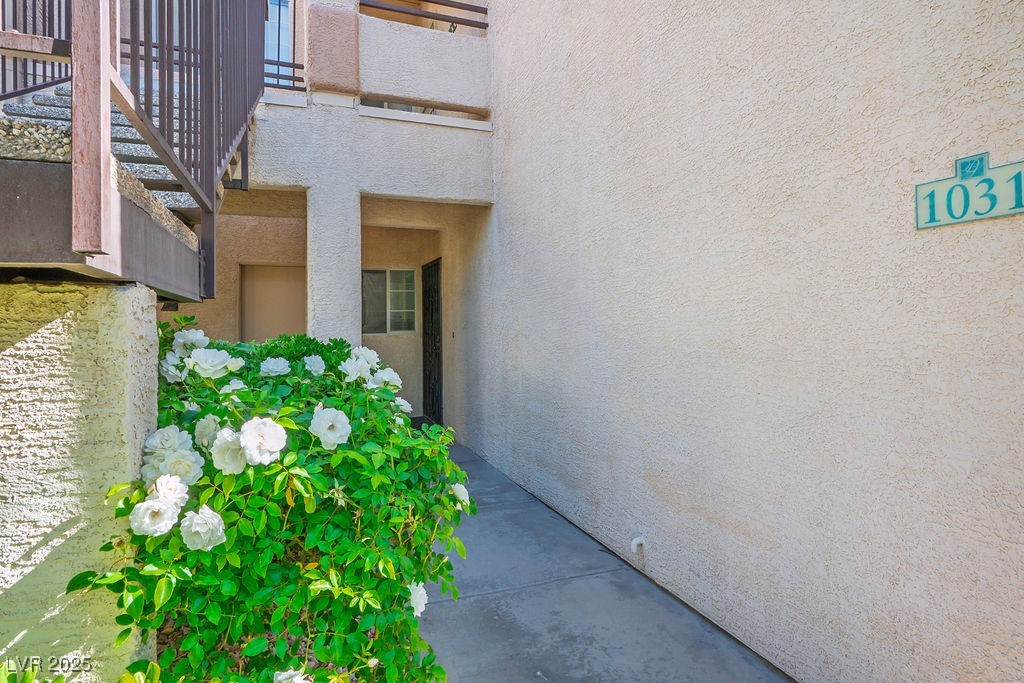 1830 North Buffalo Drive 1031