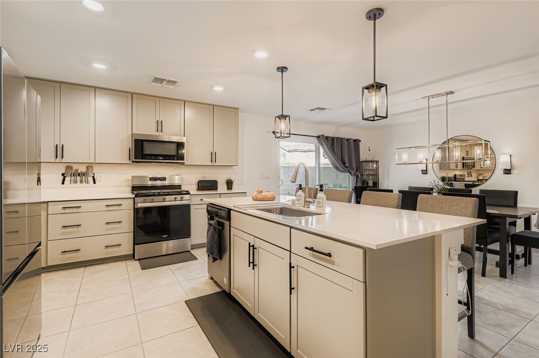 4690 Lucky Jade Avenue