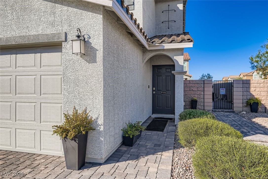 4690 Lucky Jade Avenue