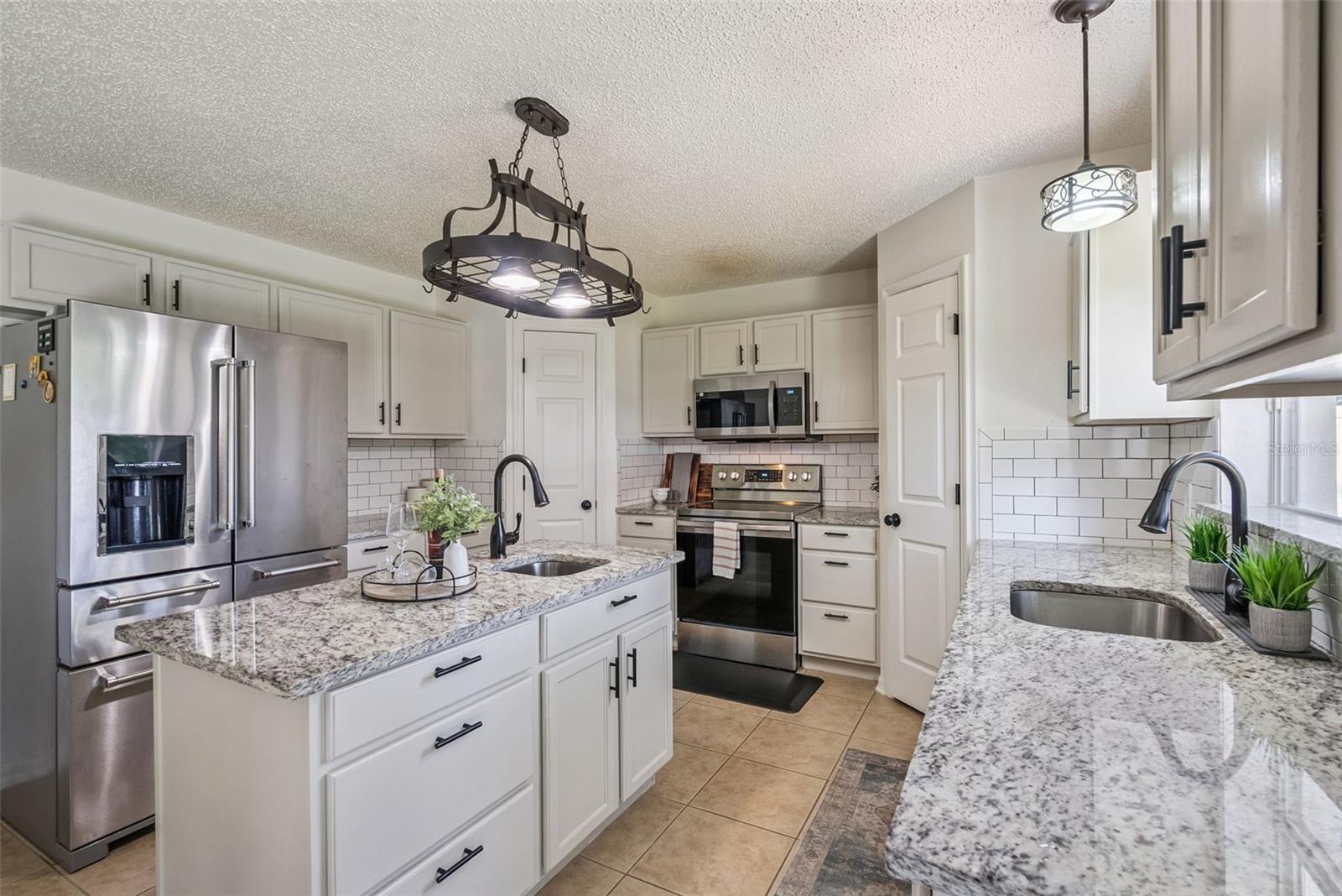 2615 SHEILA DR