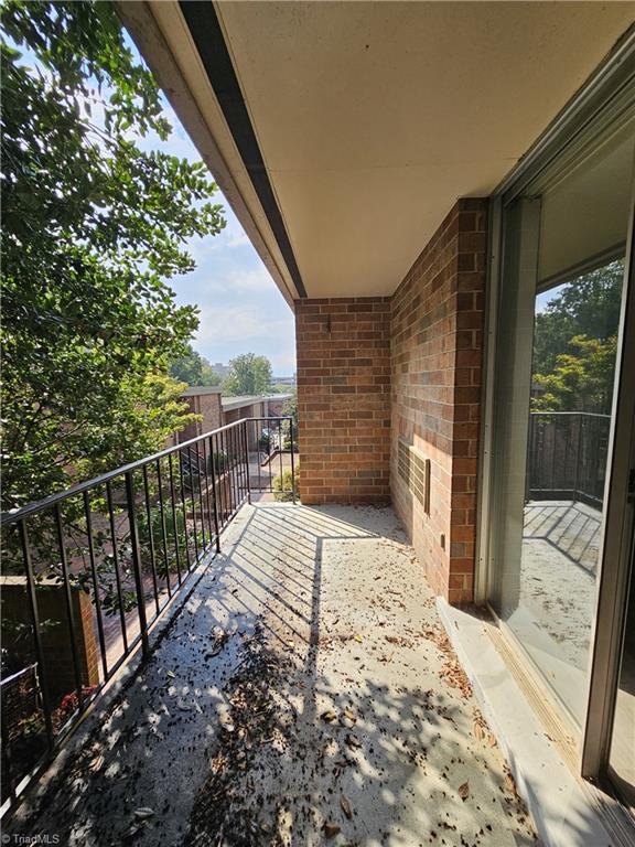 1725 Hawthorne Road, Winston-Salem