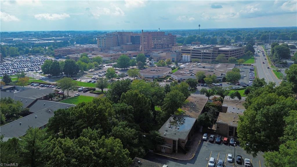 1725 Hawthorne Road, Winston-Salem