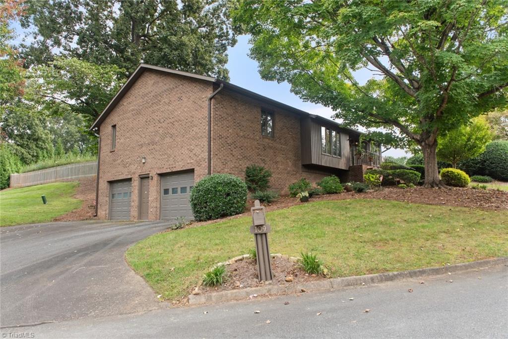 109 Breckindale Circle, Winston-Salem
