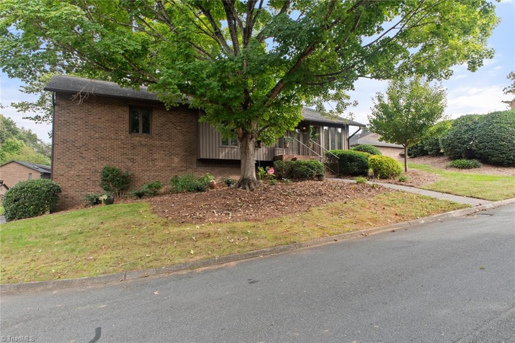 109 Breckindale Circle, Winston-Salem