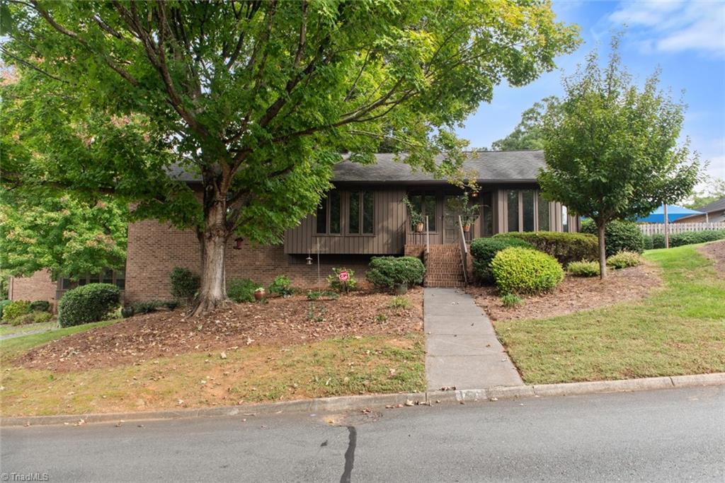 109 Breckindale Circle, Winston-Salem