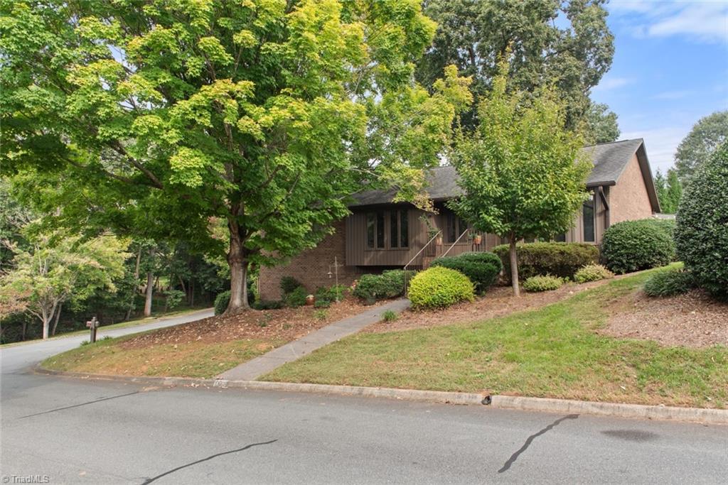 109 Breckindale Circle, Winston-Salem