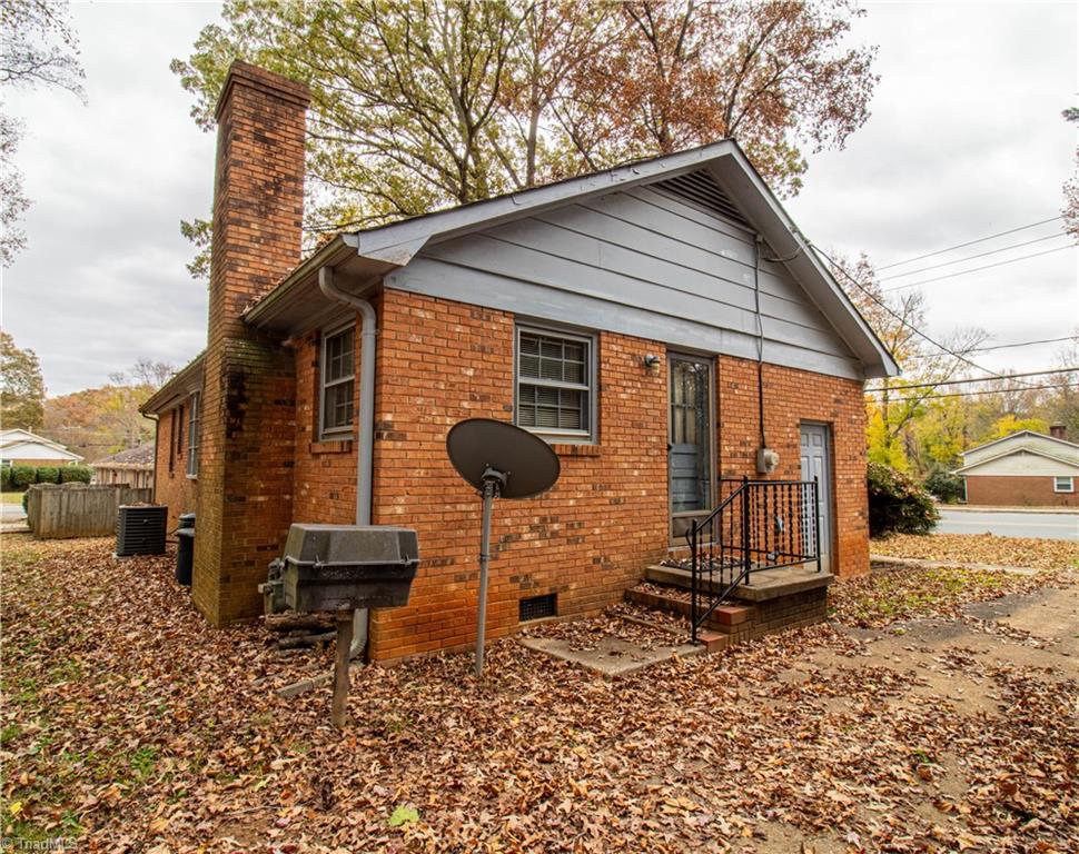 7423 Idlewild Road