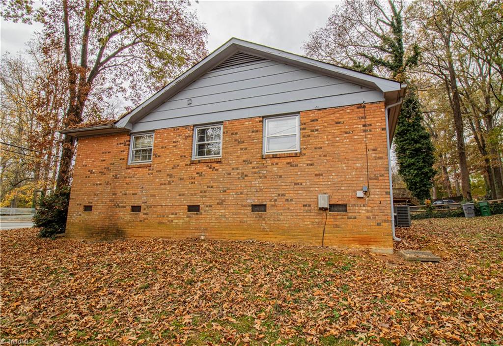 7423 Idlewild Road