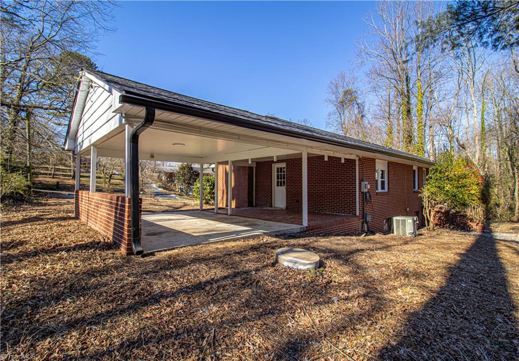 232 Quail Drive, Winston-Salem